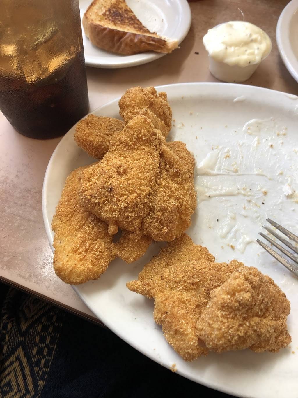 Favorites Restaurant | restaurant | 6318 S Shields Blvd, Oklahoma City, OK 73149, USA | 4056326659 OR +1 405-632-6659