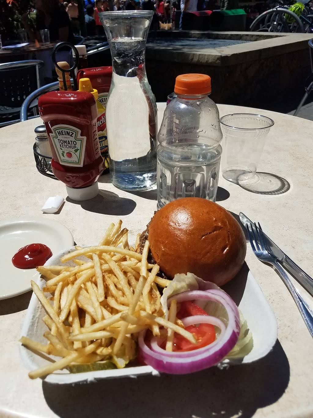 Incline Bar & Grill | restaurant | 176 Copper Cir, Frisco, CO 80443, USA | 9709680200 OR +1 970-968-0200