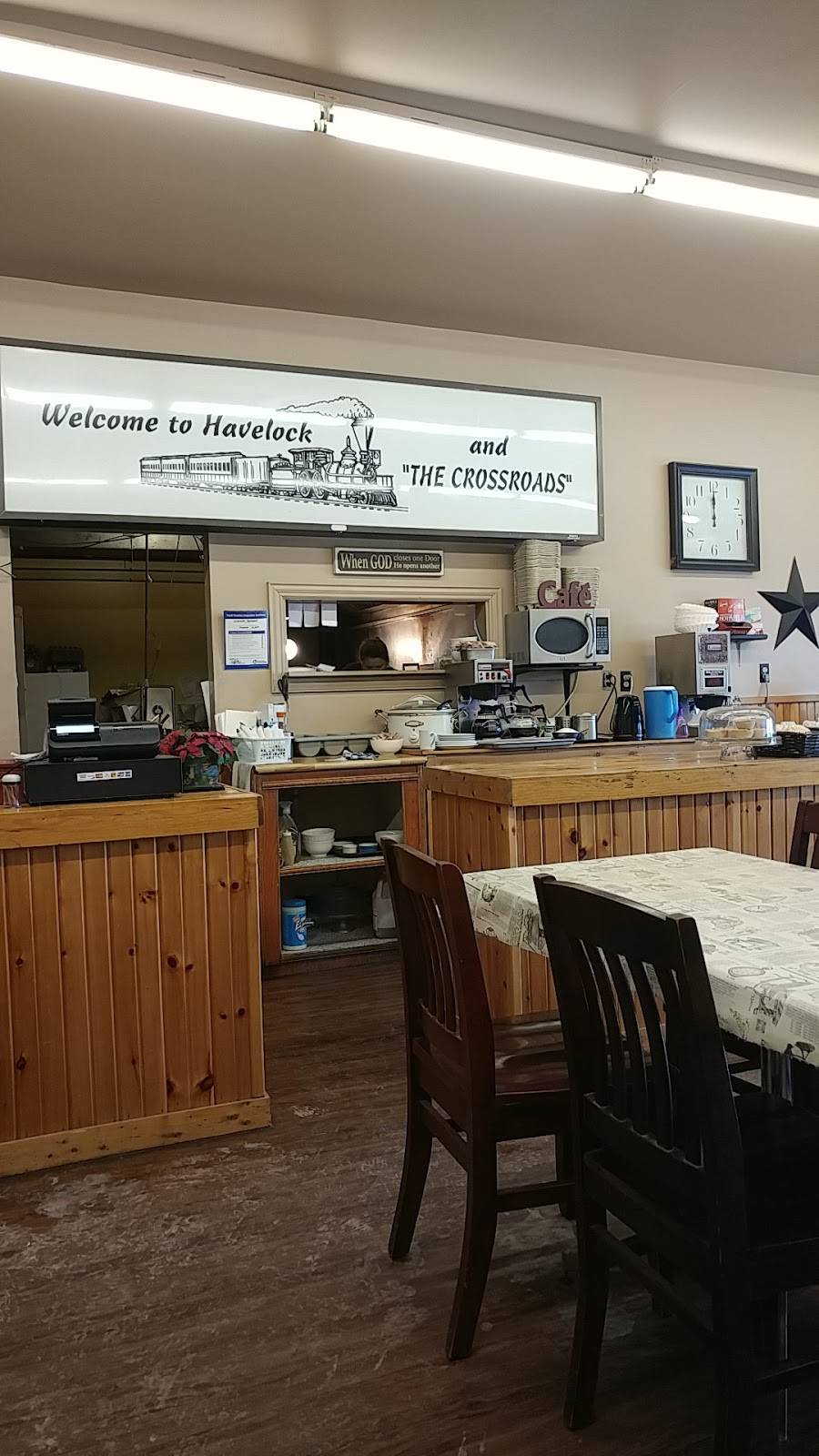 The Crossroads Family Restaurant | restaurant | 48 Ottawa St W, Havelock, ON K0L 1Z0, Canada | 7057787100 OR +1 705-778-7100