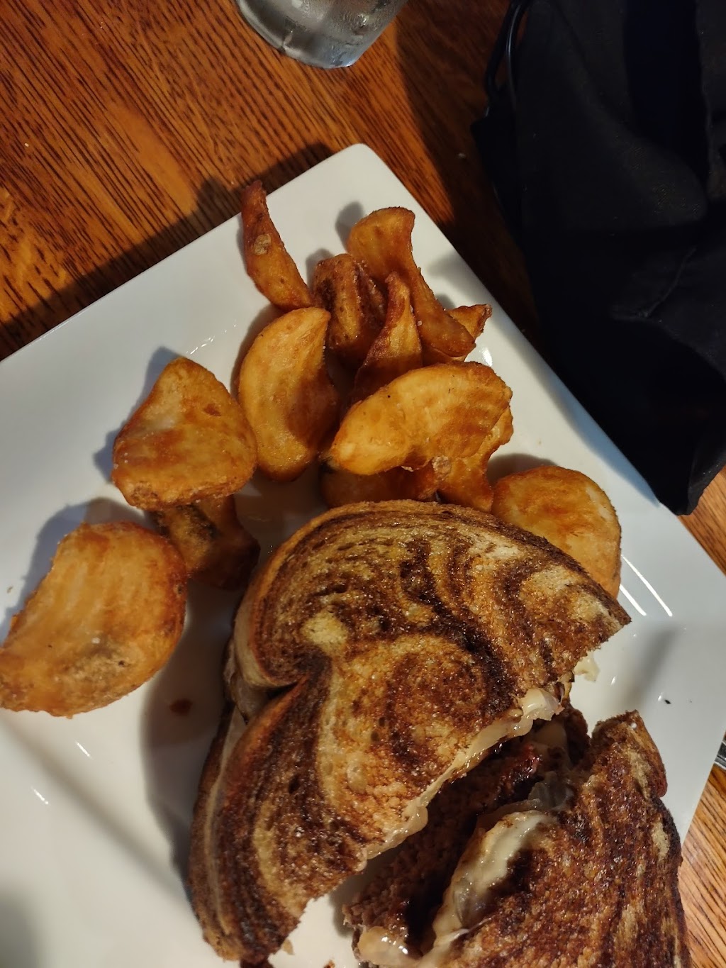 The Sample Room Tavern | restaurant | 414 26th St, Wilson, KS 67490, USA | 7856582284 OR +1 785-658-2284