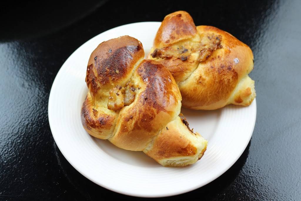 Casa Nostra | restaurant | 2 W Market St, Leesburg, VA 20176, USA | 7037771983 OR +1 703-777-1983