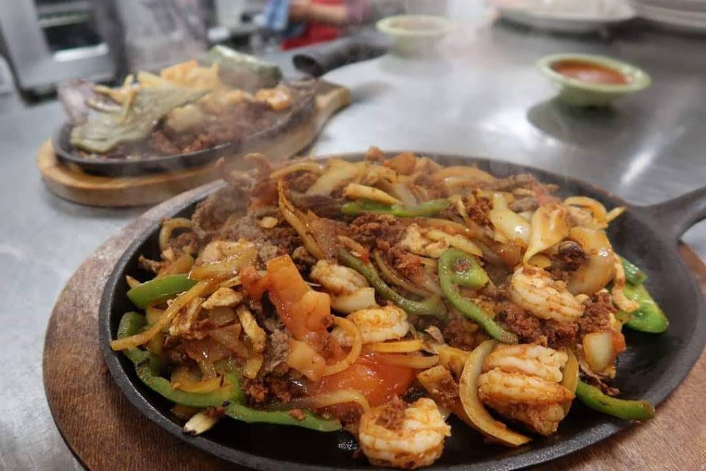 Casa Blanca | restaurant | 7830 U.S. 72 Alternate, Madison, AL 35758, USA | 2568640360 OR +1 256-864-0360