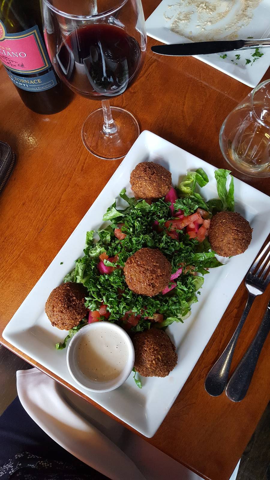 Elie’s | restaurant | 263 Pierce St, Birmingham, MI 48009, USA | 2486472420 OR +1 248-647-2420