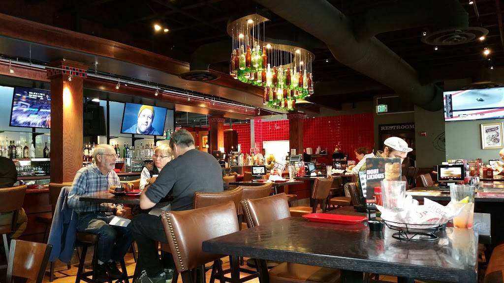 Red Robin Gourmet Burgers and Brews | restaurant | 7597 170th Ave NE, Redmond, WA 98052, USA | 4258951870 OR +1 425-895-1870