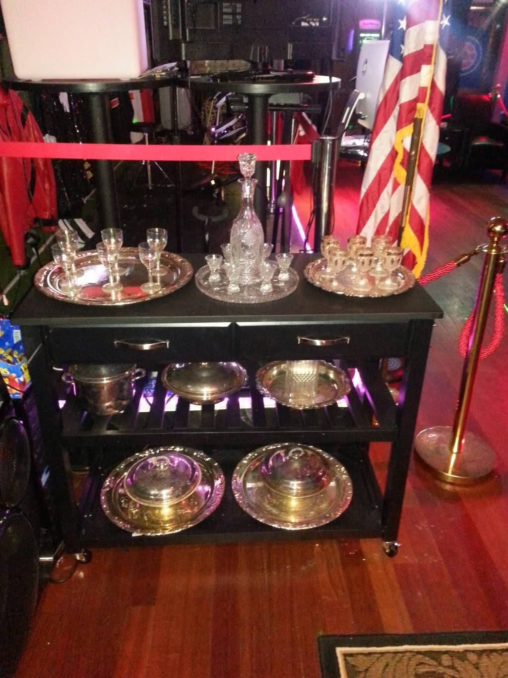 As Karaoke Bar | night club | 8751 N Milwaukee Ave, Niles, IL 60714, USA | 2245347158 OR +1 224-534-7158