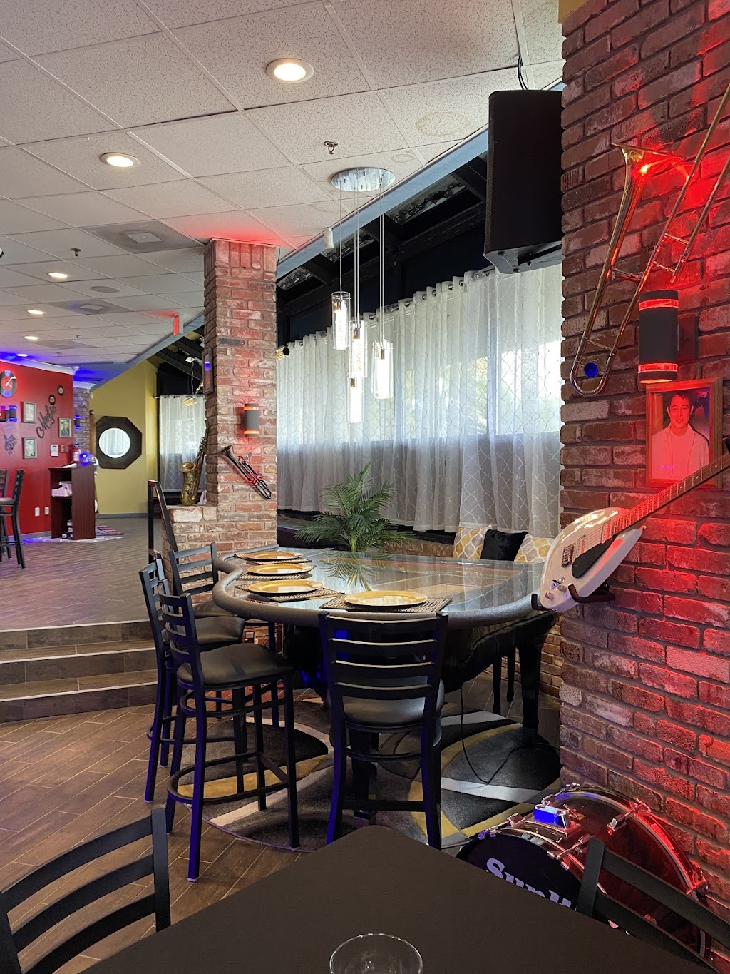 LAURENS SEAFOOD BLUES & JAZZ | restaurant | 9501 Arlington Expy Suite 976, Jacksonville, FL 32225, USA | 9043799227 OR +1 904-379-9227