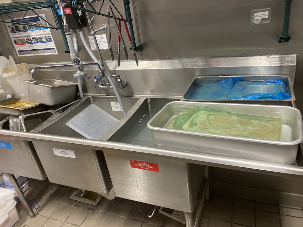 Churchs Chicken | restaurant | 2414 W Oak Ridge Rd, Orlando, FL 32809, USA | 4077302616 OR +1 407-730-2616