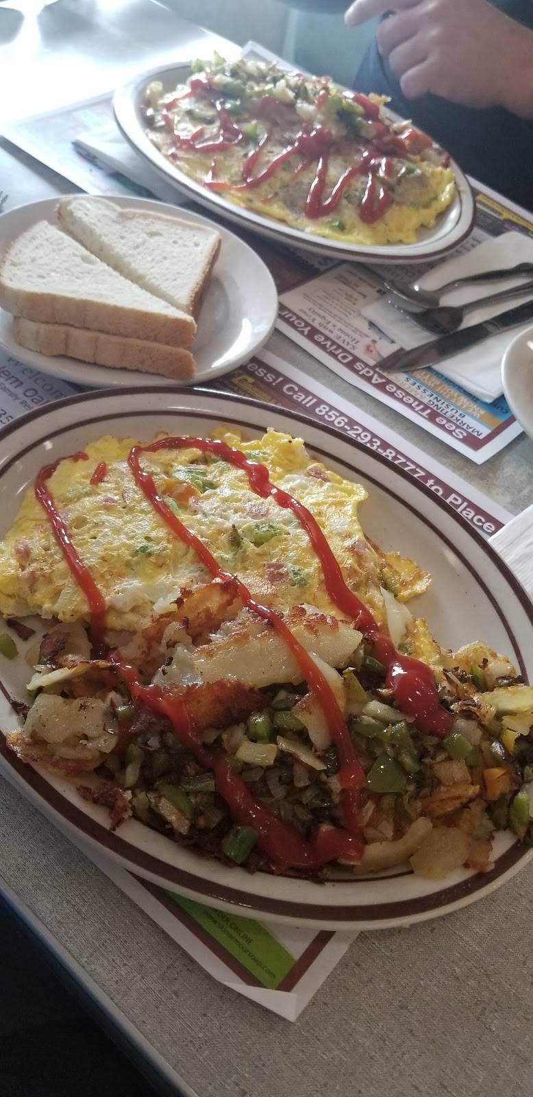 Salem Oak Diner | restaurant | 113 W Broadway, Salem, NJ 08079, USA | 8569351305 OR +1 856-935-1305
