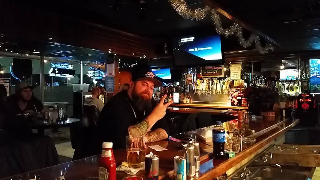 Lumpys Sports Grill NW Expressway | restaurant | 5909 Northwest Expy, Oklahoma City, OK 73132, USA | 4057287000 OR +1 405-728-7000