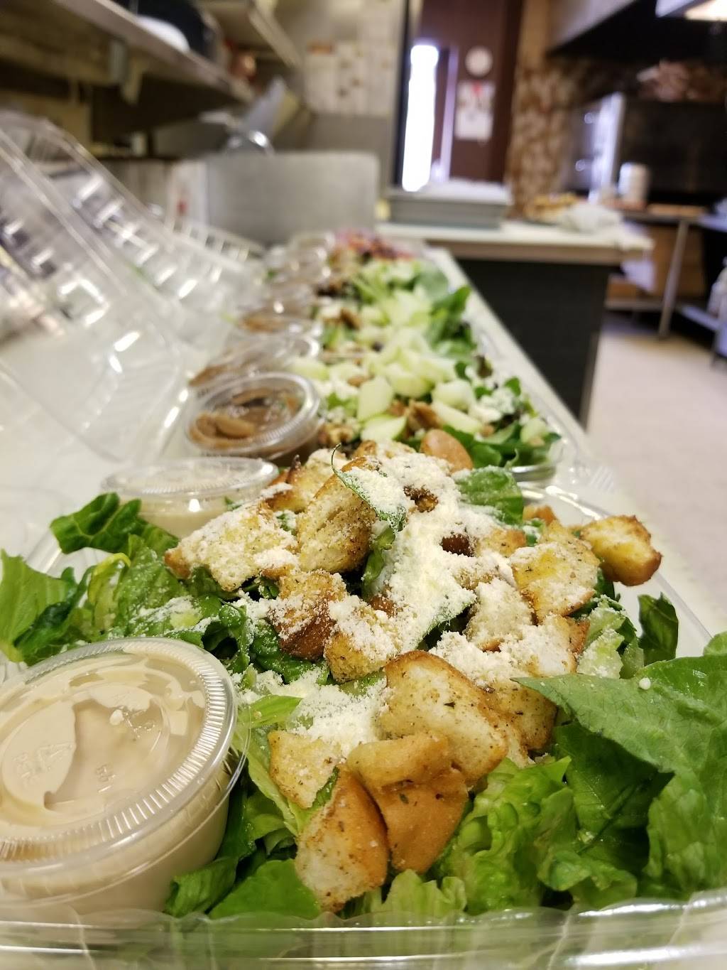 Tinas Pizza | meal delivery | 1470 S Olden Ave, Trenton, NJ 08610, USA | 6098909090 OR +1 609-890-9090