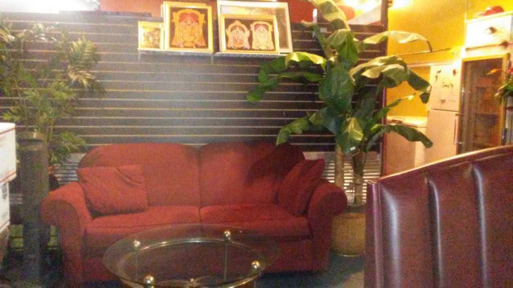 Cosmos Indian Store & Cafe | restaurant | 3115 W 6th St H, Lawrence, KS 66049, USA | 7858560080 OR +1 785-856-0080