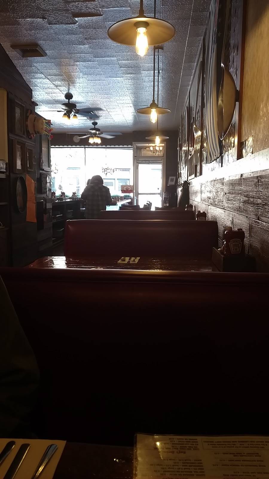 Pages Restaurant | restaurant | 26 1/2 E Hinsdale Ave, Hinsdale, IL 60521, USA | 6303239058 OR +1 630-323-9058