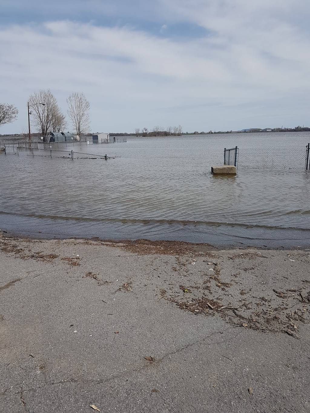 Quai Marina | restaurant | 364 Rue Notre-Dame, Repentigny, QC J6A 2S5, Canada | 4505817071 OR +1 450-581-7071