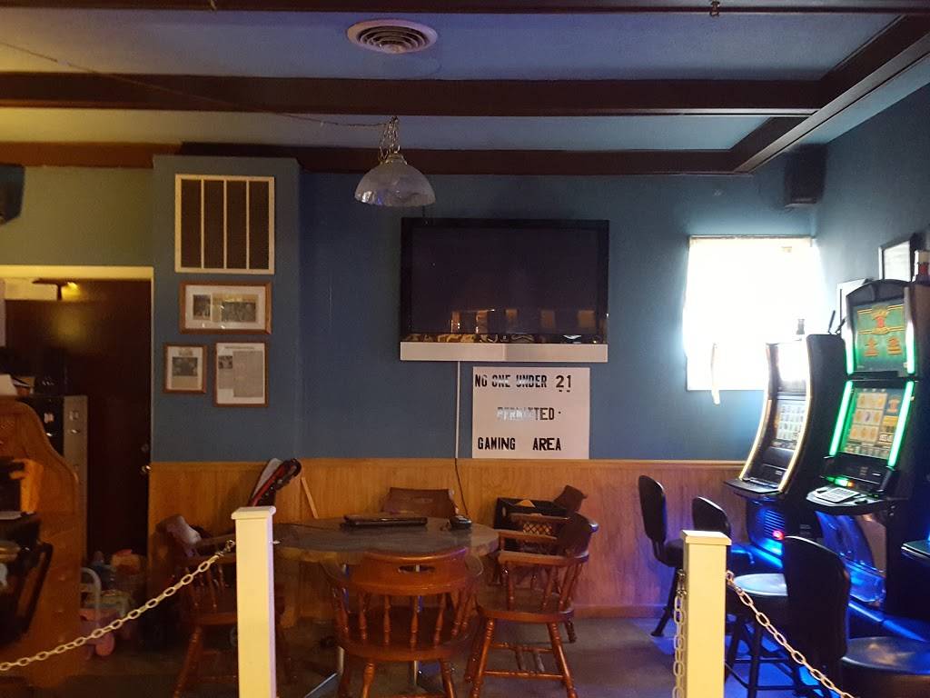 Cypress Restaurant & Lounge | restaurant | 1222 Broadway, Highland, IL 62249, USA | 6186549053 OR +1 618-654-9053