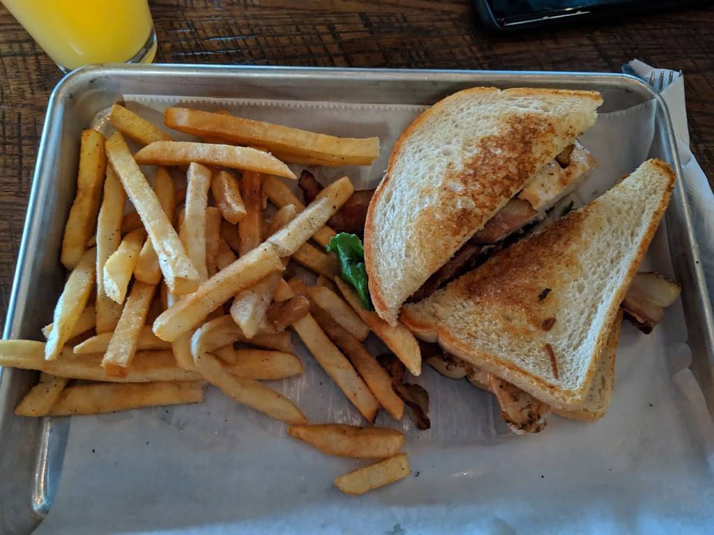 CRAFThouse Kitchen & Tap | restaurant | 242 N LBJ Dr ste 101, San Marcos, TX 78666, USA | 5126676700 OR +1 512-667-6700