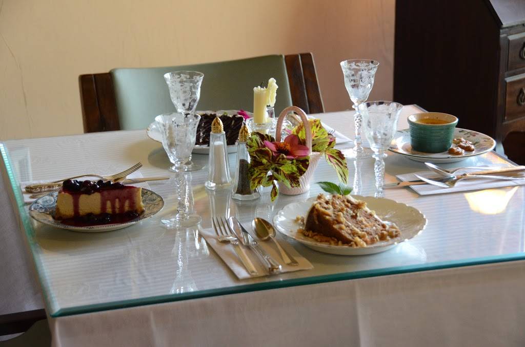 Green Fountain Inn | restaurant | 604 S Main St, Waupaca, WI 54981, USA | 7152585171 OR +1 715-258-5171