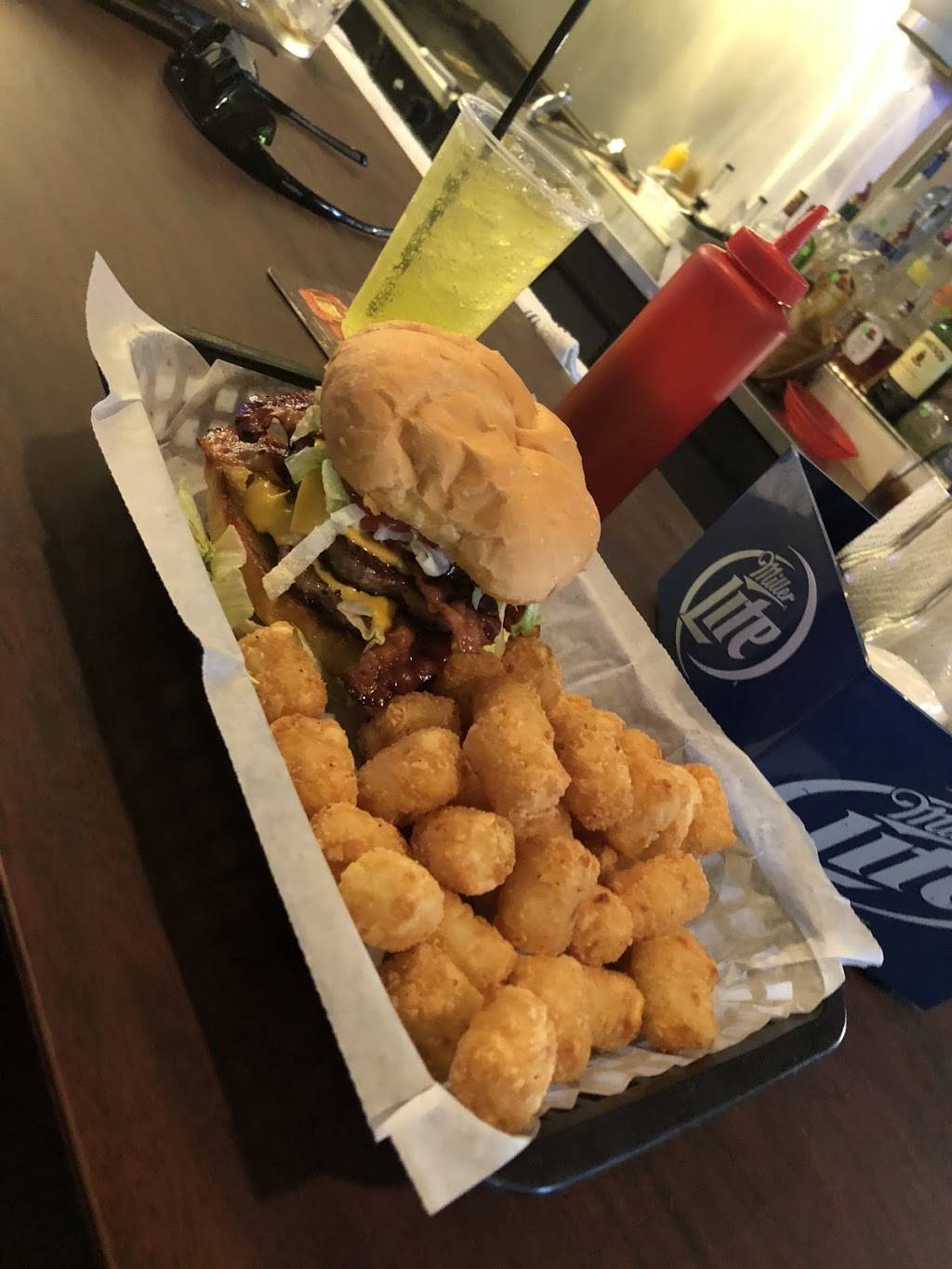 Outskirtz Saloon | restaurant | 2328 N New Franken Rd, New Franken, WI 54229, USA | 9208661590 OR +1 920-866-1590