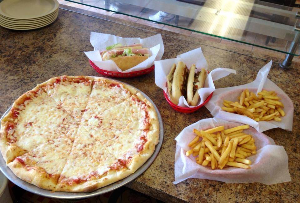 Giovannis Pizzeria & Bakery | restaurant | 4801 Derry St, Harrisburg, PA 17111, USA | 7175587662 OR +1 717-558-7662