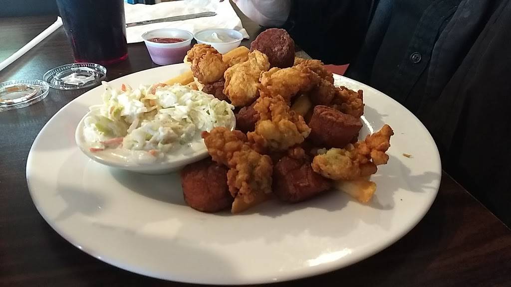 Cruis In Cafe | restaurant | 111 Four Locust Hwy, Keysville, VA 23947, USA | 4347364105 OR +1 434-736-4105