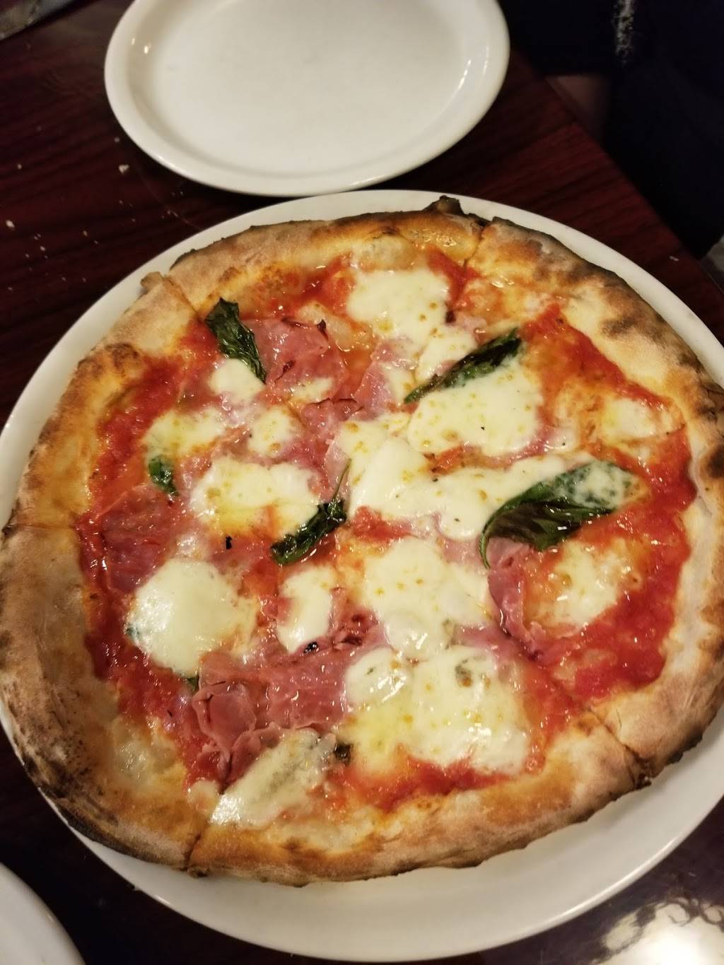 Carinis Southern Italian Restaurant | restaurant | 3468 N Oakland Ave, Milwaukee, WI 53211, USA | 4149639623 OR +1 414-963-9623