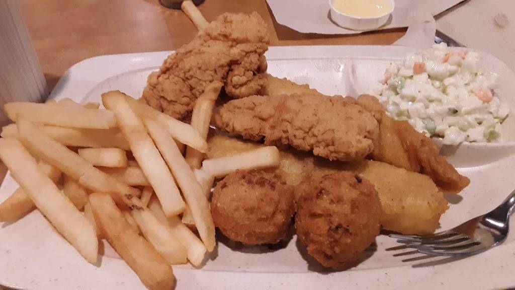 Captain Ds | restaurant | 580 Hwy US 64 W, Murphy, NC 28906, USA | 8288379388 OR +1 828-837-9388