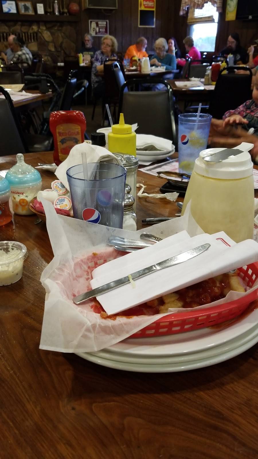 Charger House Restaurant | restaurant | 111 US-6, Ligonier, IN 46767, USA | 2608944000 OR +1 260-894-4000