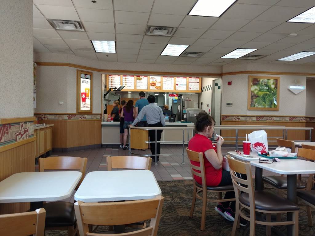 Wendys | restaurant | 72837 Dinah Shore Dr, Rancho Mirage, CA 92270, USA | 7603218614 OR +1 760-321-8614