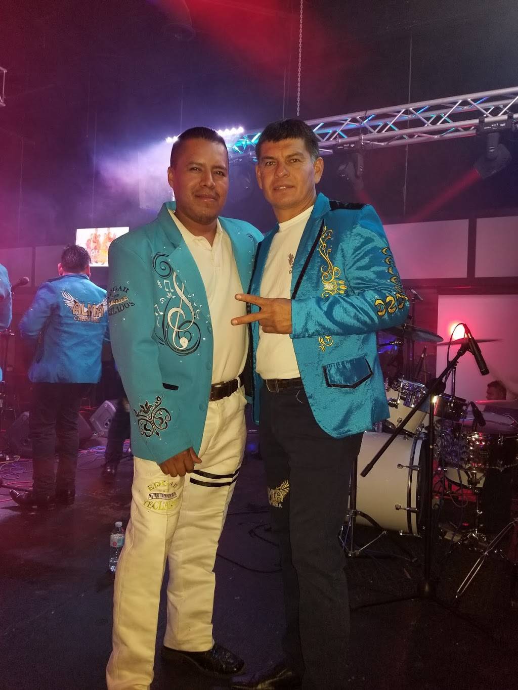 Candela Bar And Grill | restaurant | 8526 W Golf Rd, Niles, IL 60714, USA | 8474147973 OR +1 847-414-7973