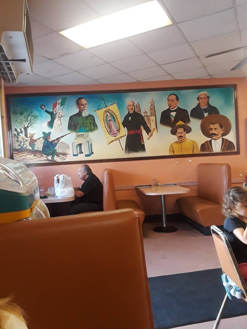 Lucios Restaurant | restaurant | 1605 Cabrillo Ave, Torrance, CA 90501, USA | 3103289810 OR +1 310-328-9810