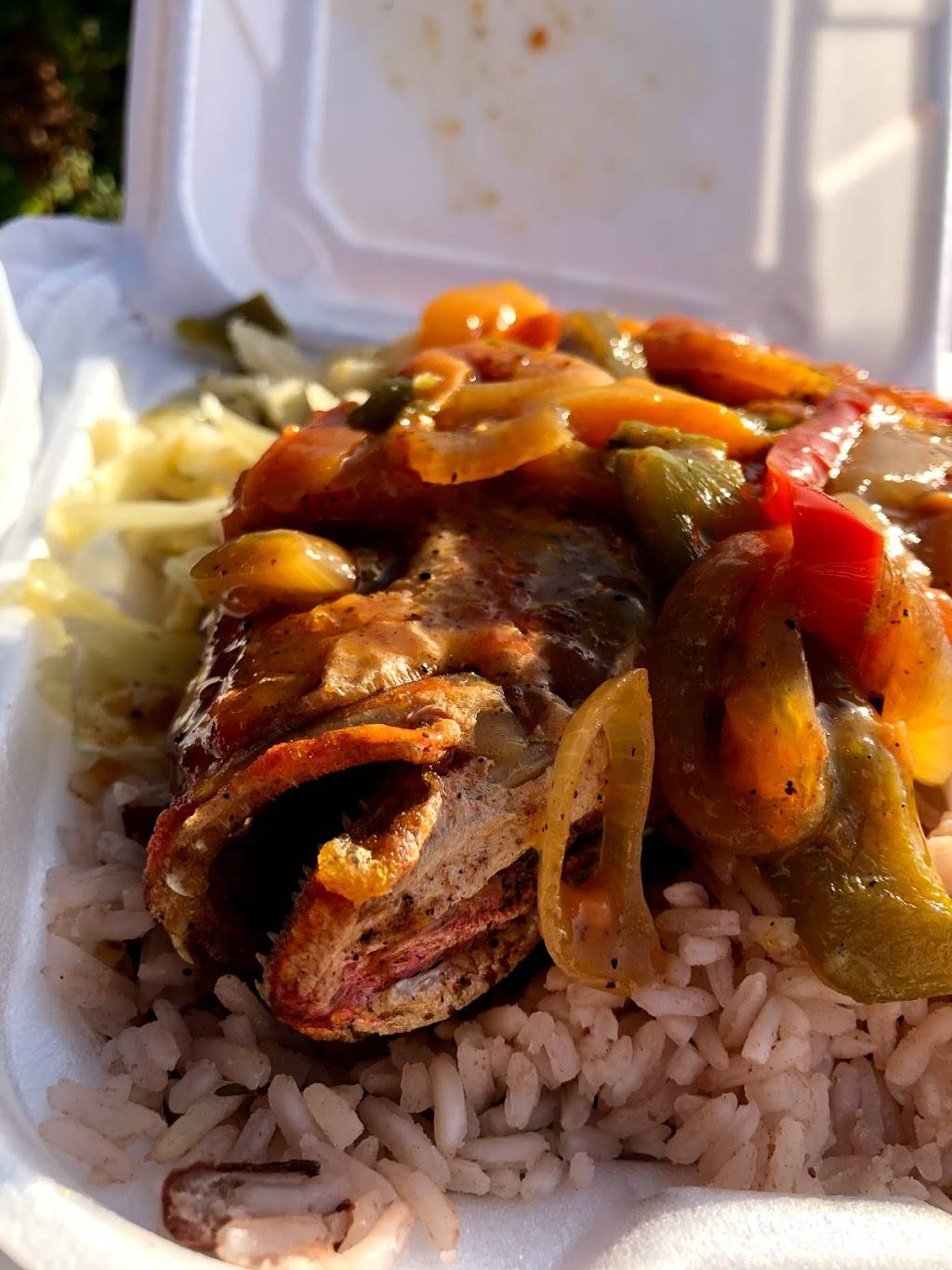 Vineyard Caribbean Cuisine | restaurant | 7 Circuit Avenue Extension, Oak Bluffs, MA 02557, USA | 5083387077 OR +1 508-338-7077