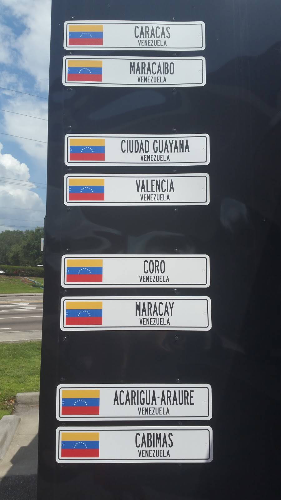 La Tias | restaurant | 101 W Bearss Ave, Tampa, FL 33613, USA | 8132650995 OR +1 813-265-0995