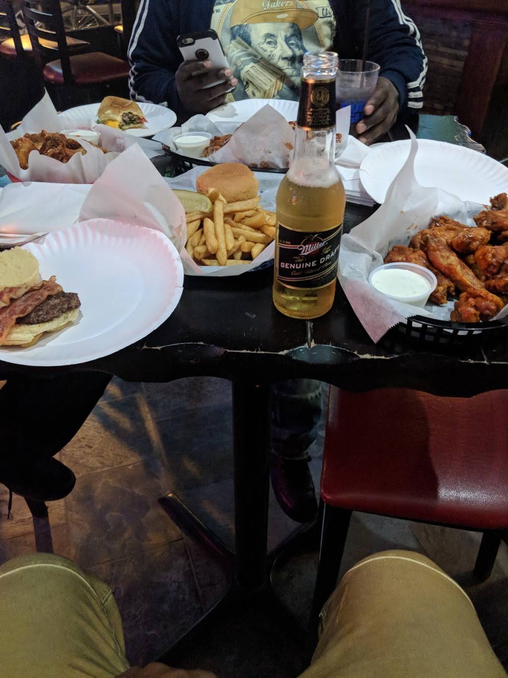 Gamekeepers Tavern & Grill | restaurant | 345 W Armitage Ave, Chicago, IL 60614, USA | 7735490400 OR +1 773-549-0400