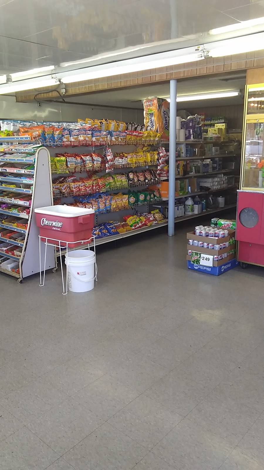 Blue Circle Market - Poor Travs Deli | restaurant | 101 Broad St, Elizabethton, TN 37643, USA | 4235436128 OR +1 423-543-6128