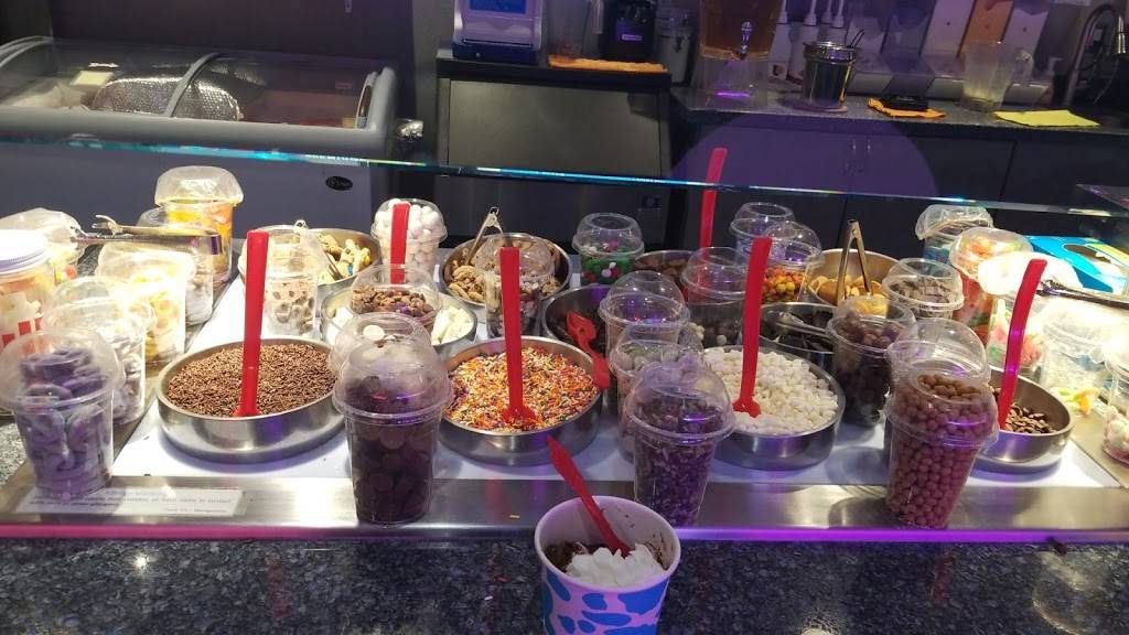 Yogurtown Cafe | restaurant | 1499 E Osceola Pkwy, Kissimmee, FL 34744, USA | 4075728077 OR +1 407-572-8077