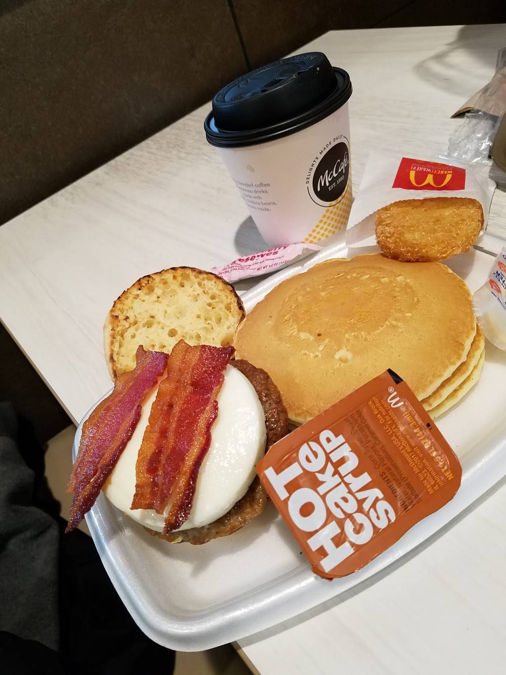 McDonalds | cafe | 12950 Foothill Blvd, Sylmar, CA 91342, USA | 8183615152 OR +1 818-361-5152