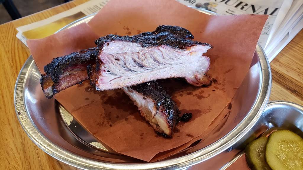 DOCs Madison Smokehouse | restaurant | 72 W Towne Mall, Madison, WI 53719, USA | 6088210439 OR +1 608-821-0439