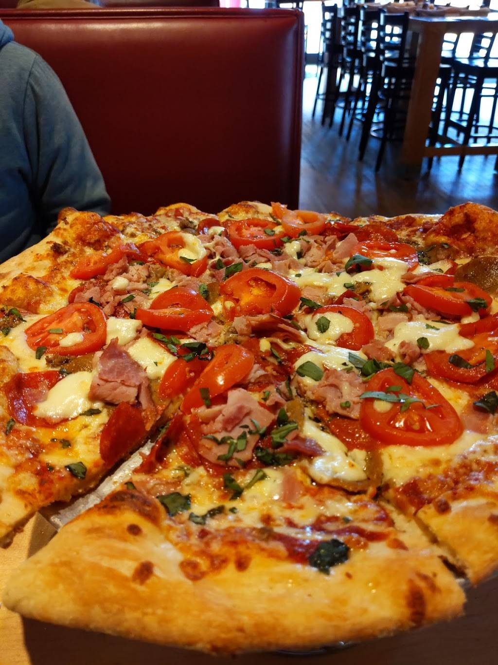 Bluetick Tavern | restaurant | 128 W Broadway Ave, Maryville, TN 37801, USA | 8659830808 OR +1 865-983-0808