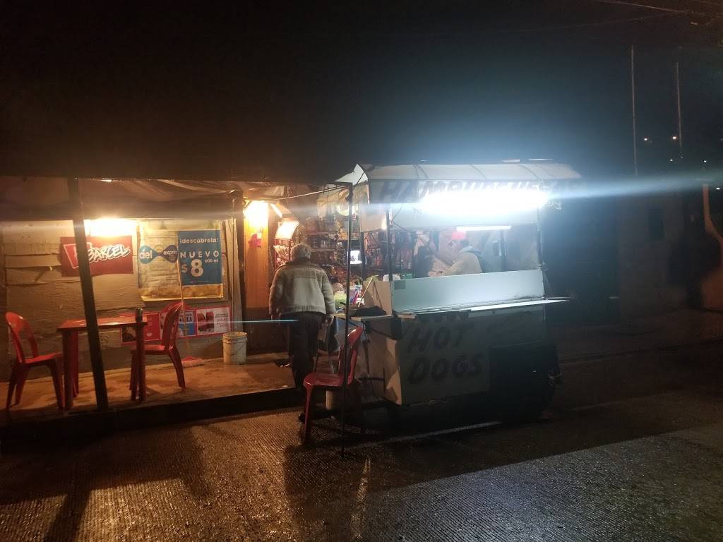 Hotdogs y hamburguesas el tio | restaurant | 15 de Mayo 1903, 10 de Mayo, 22476 Tijuana, B.C., Mexico | 016641719134 OR +52 664 171 9134