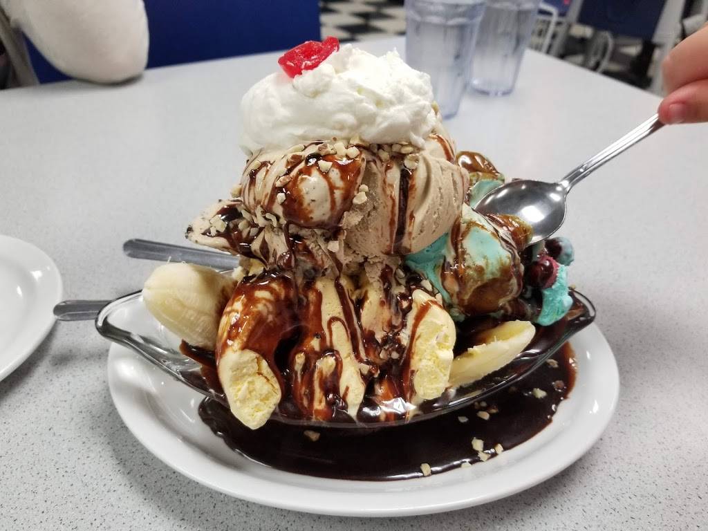 Leatherbys Family Creamery | restaurant | 2333 Arden Way, Sacramento, CA 95825, USA | 9169208382 OR +1 916-920-8382