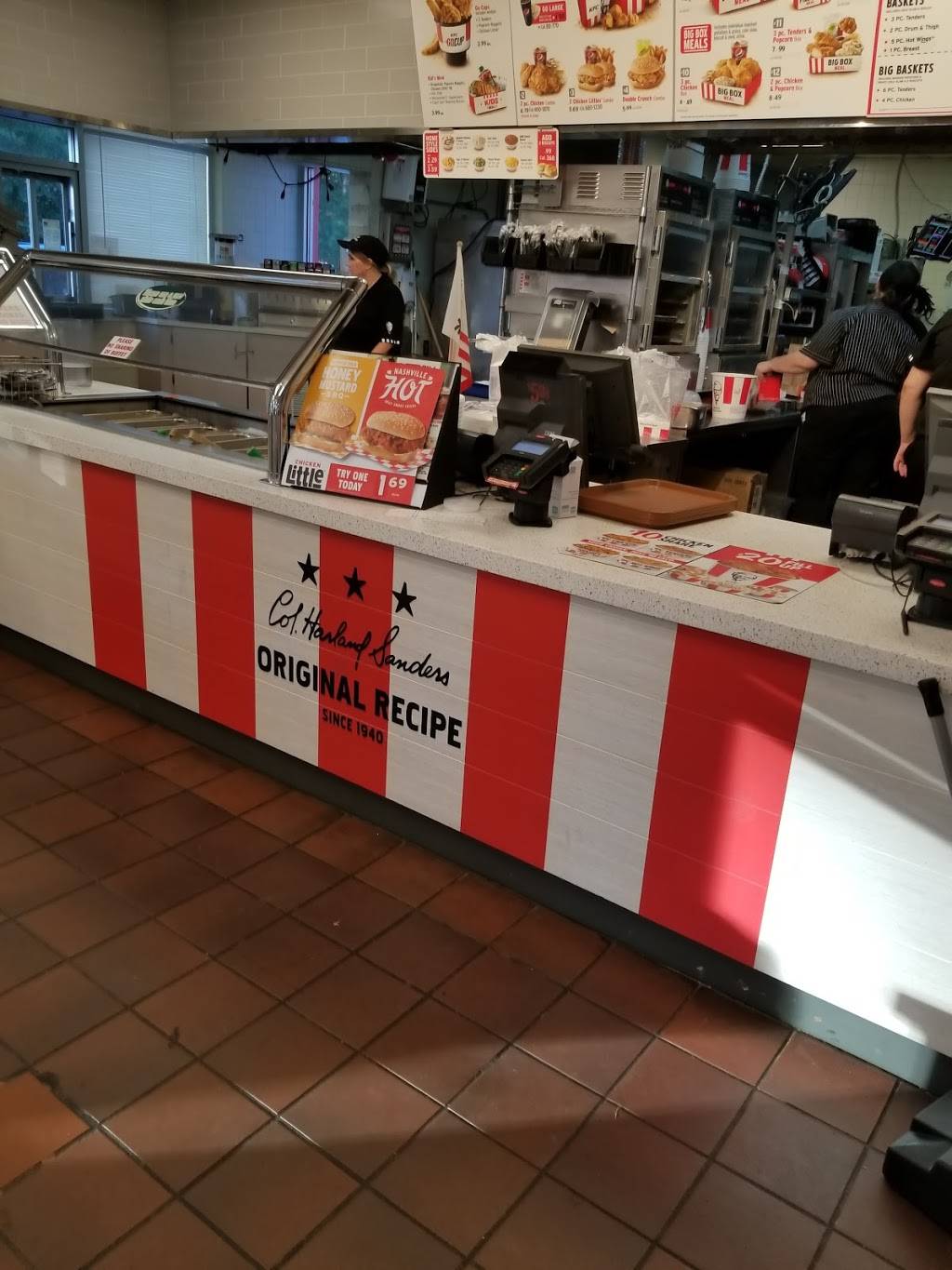 KFC | restaurant | 601 E Liberty St, York, SC 29745, USA | 8036845698 OR +1 803-684-5698