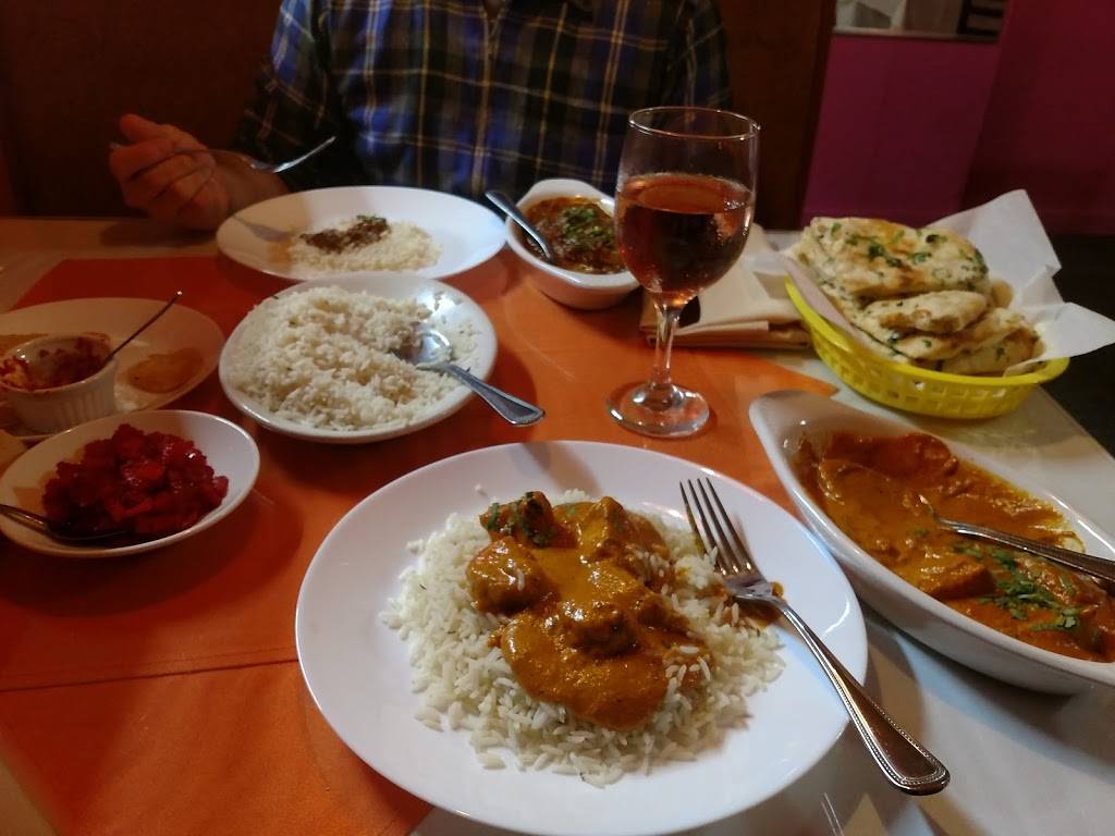 Tandoor Indian Restaurant | restaurant | 1301 E Franklin St # 100, Chapel Hill, NC 27514, USA | 9199676622 OR +1 919-967-6622