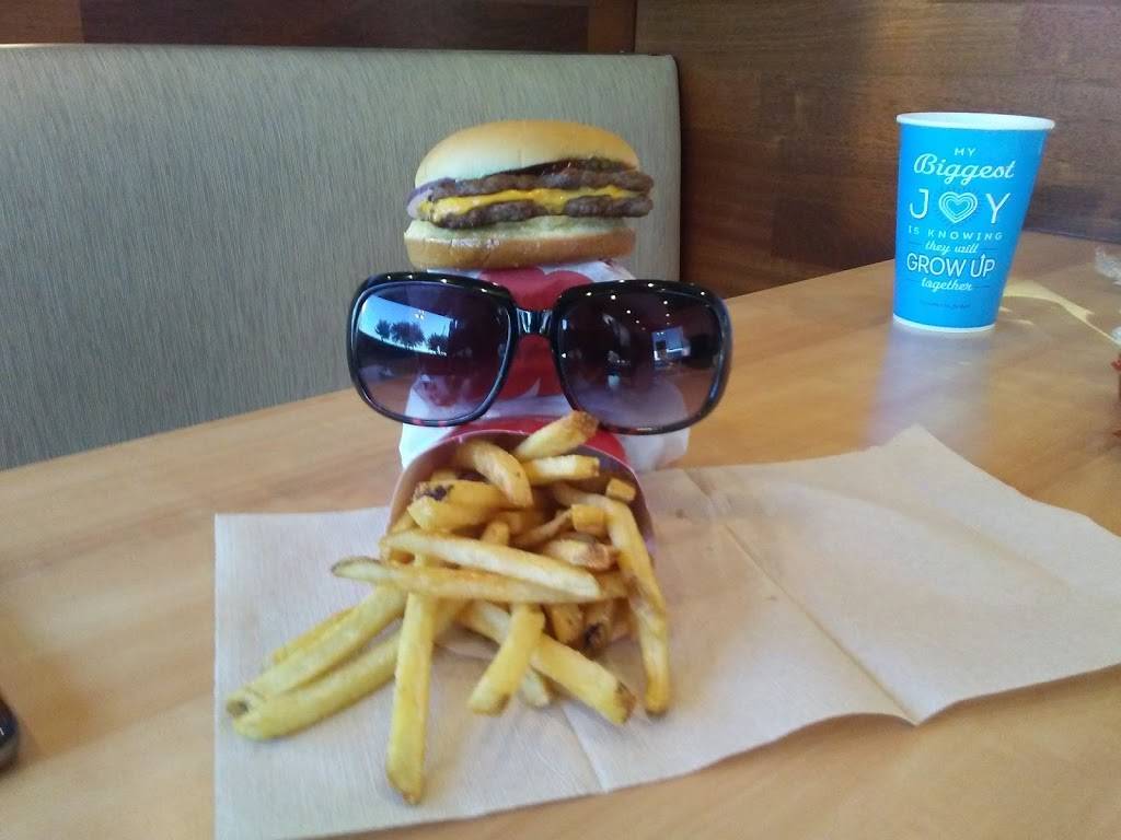 Wendys | restaurant | 1576 W University Dr, Denton, TX 76201, USA | 9403809197 OR +1 940-380-9197