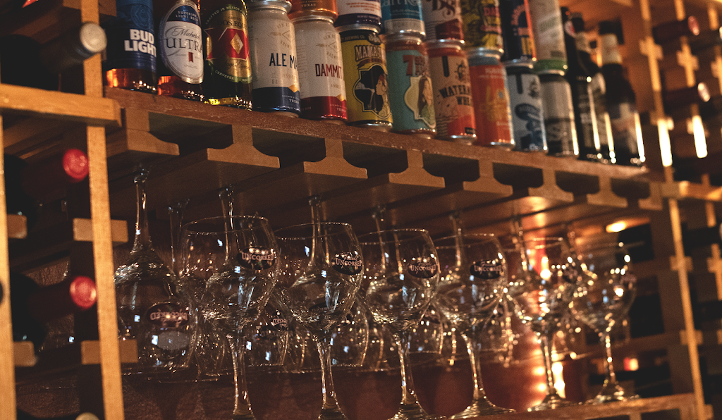 The Bar At Friends Uncorked | restaurant | 111 S Friendswood Dr, Friendswood, TX 77546, USA | 2816481707 OR +1 281-648-1707