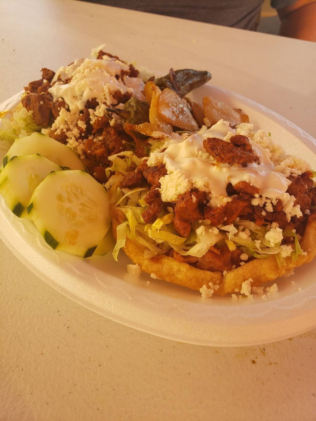 Comida Mexicana 100% D.F. LLC | restaurant | 1605 N 21st Pl, Phoenix, AZ 85006, USA | 6024861244 OR +1 602-486-1244