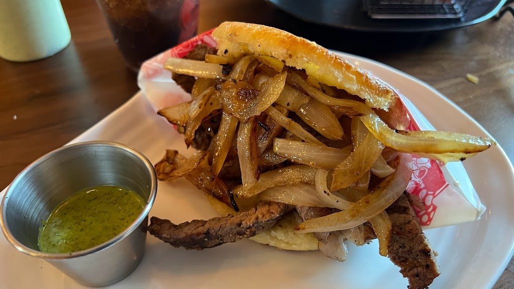 Señora Arepa | restaurant | 721 E Market St, Louisville, KY 40202, USA | 5027953995 OR +1 502-795-3995