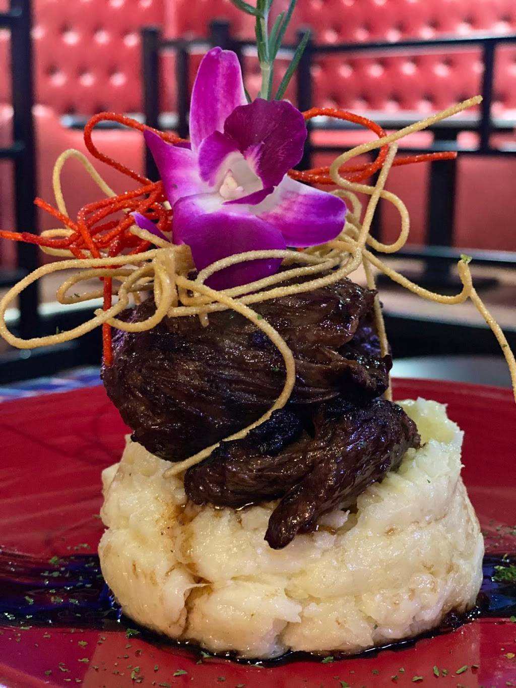 Zona Lounge | restaurant | 195 Niantic Ave, Cranston, RI 02907, USA | 4012709305 OR +1 401-270-9305