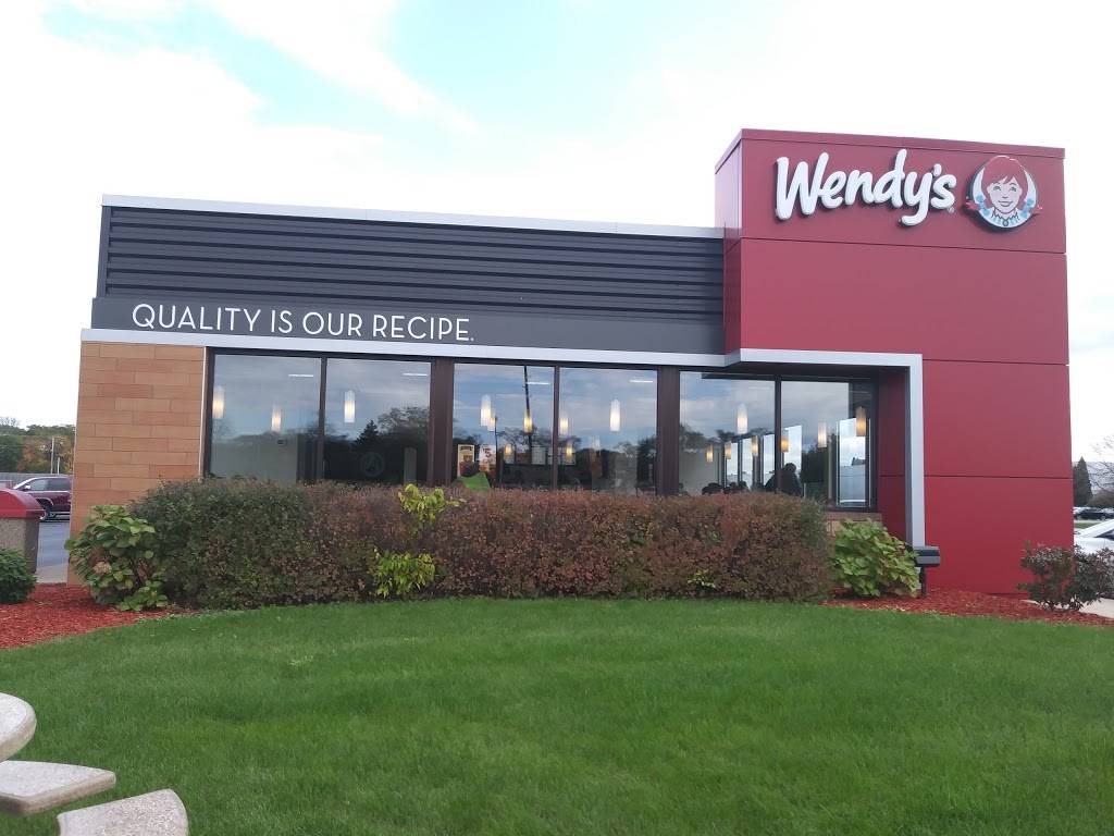 Wendys | restaurant | 14465 Blackhawk Blvd, South Beloit, IL 61080, USA | 8156244128 OR +1 815-624-4128