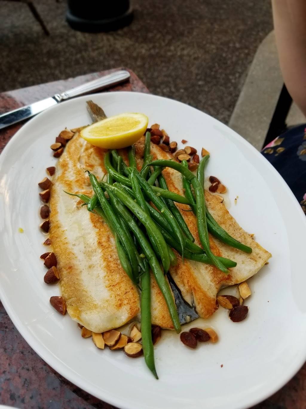 Mon Ami Gabi | restaurant | 2300 N Lincoln Park W, Chicago, IL 60614, USA | 7733488886 OR +1 773-348-8886