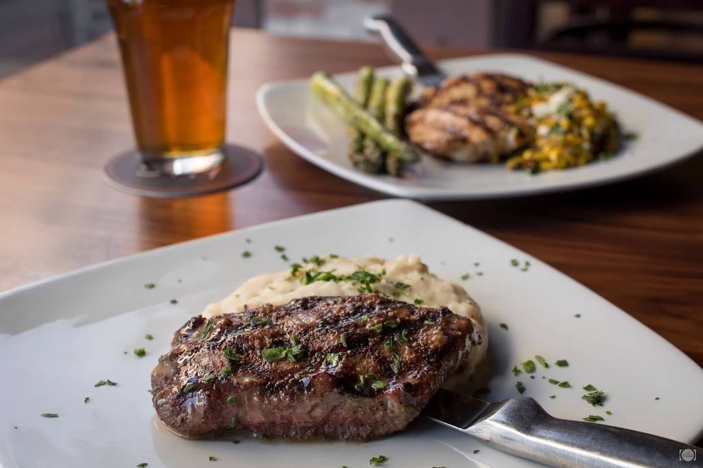 Sedona Taphouse | restaurant | 27466 Novi Rd, Novi, MI 48377, USA | 2489169191 OR +1 248-916-9191