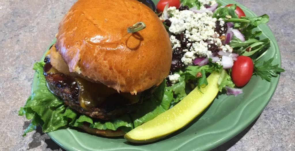 Eagle Crest Bar and Grille | restaurant | 1201 S Huron St, Ypsilanti, MI 48197, USA | 7344876905 OR +1 734-487-6905